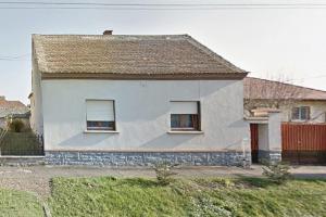 Megfizethető áron! Költözhető állapotú családi ház eladó Pecölben, Szombathelytől 15km - re,